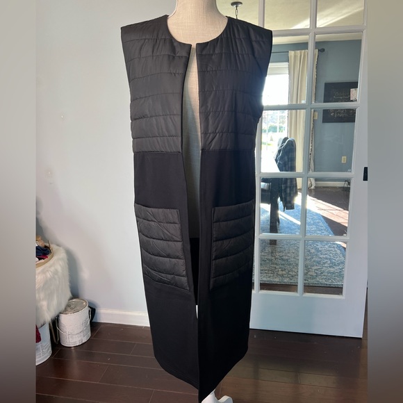 💧JOSEPH RIBKOFF long black quilted vest, size 4, NWOT - Picture 5 of 11